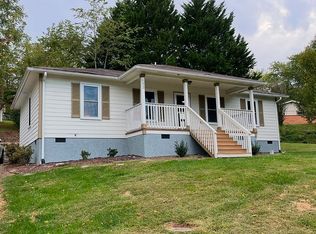 133 Highland St, Weaverville, NC 28787