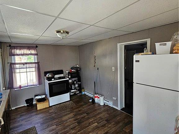 3rd image of 35 Vine St