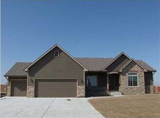 1564 W Hickory St, Haysville, KS 67060