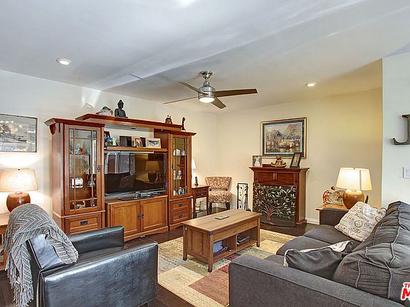 3rd image of 6736 Hillpark Dr APT 104