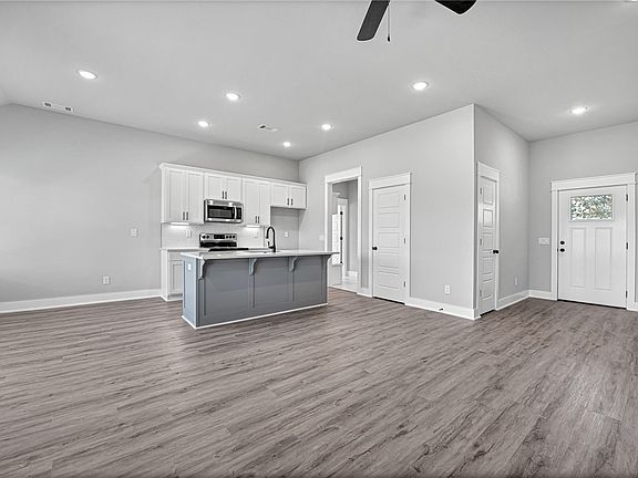 4th image of 17 Dugan Cir
