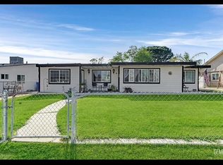 440 Golden Dr, Bakersfield, CA 93306
