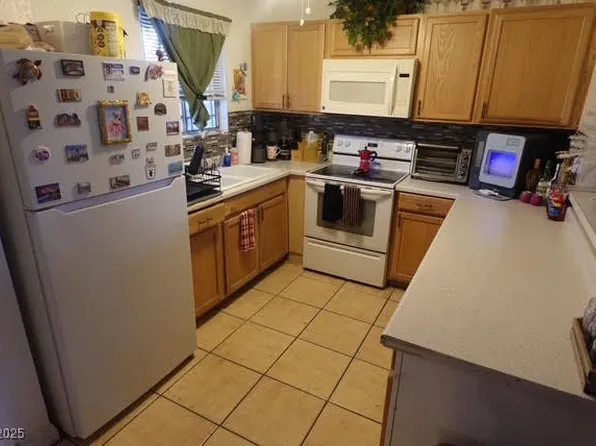 5414 Swenson St #5, Las Vegas, NV 89119