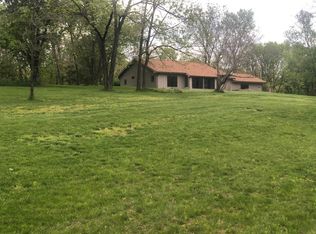 9280 S Tomlin Hill Rd, Columbia, MO 65201