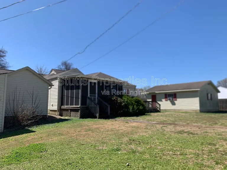 705 Courtland Ave — Photo 10