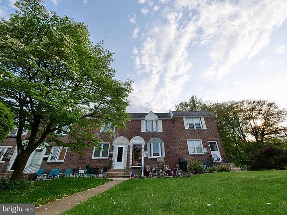 2nd image of 447 Park Dr