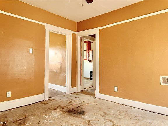 4th image of 12406 Kinsman Rd