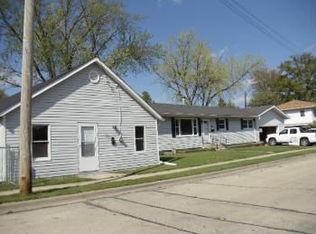 415 Harvey St, Dekalb, IL 60115