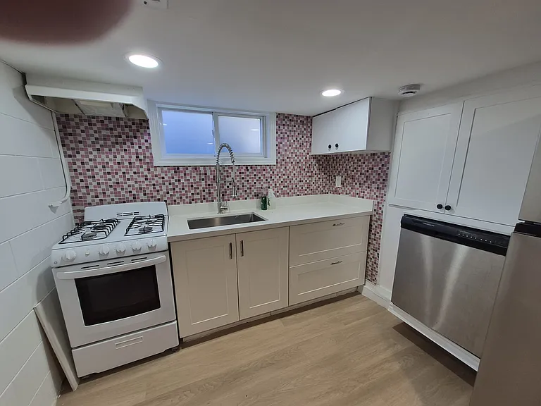 7 Ellsworth Ave #C — Photo 9
