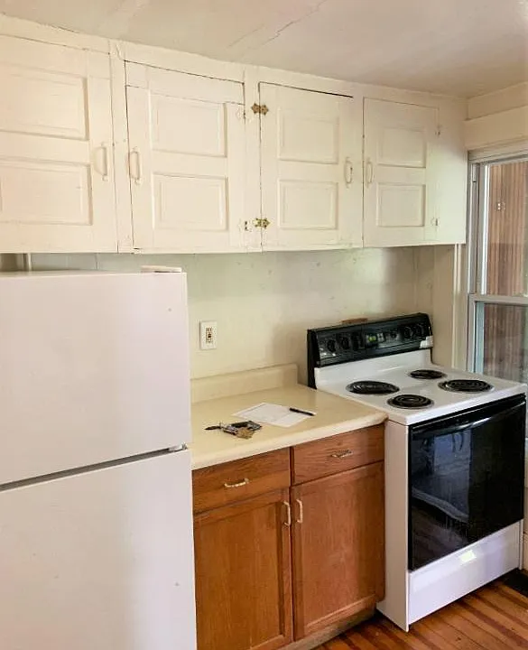 16 Sunrise Ave #1