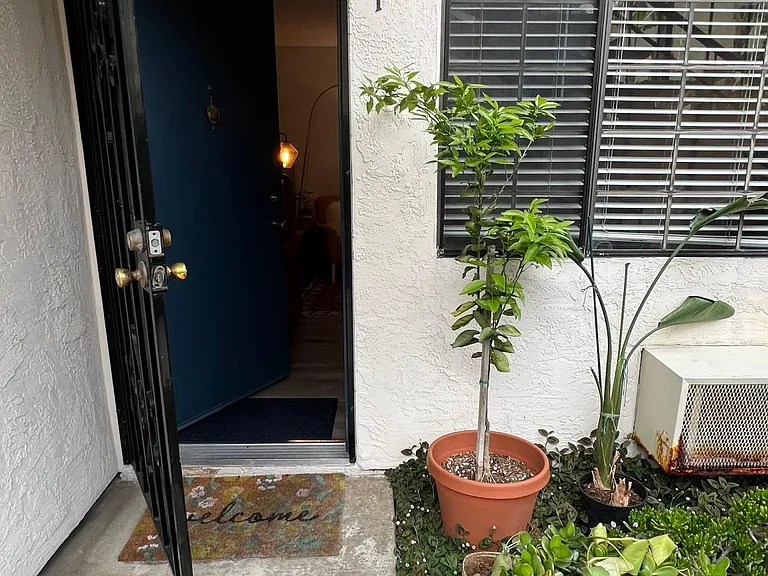1435 Essex St #1 — Photo 23