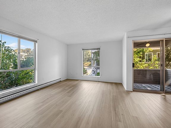 3rd image of 909 SW Holden St APT C