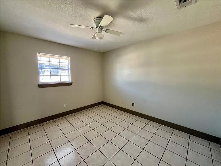 1042 W Village Ct #C — Photo 18