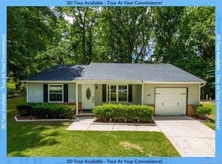 5816 Crossing King Dr, Charlotte, NC 28212