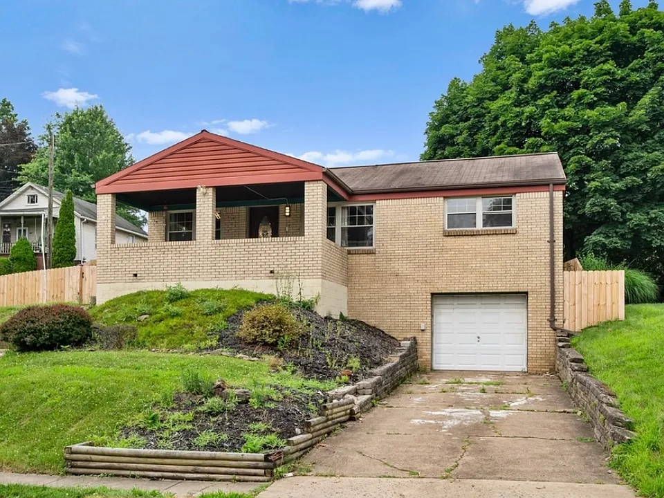 136 Wallace Ave #1