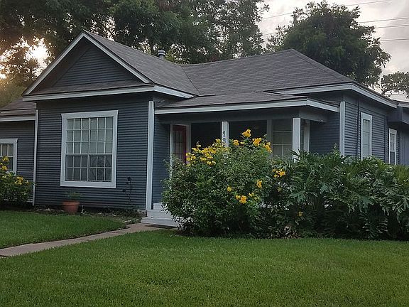 2nd image of 135 Lakeview Dr