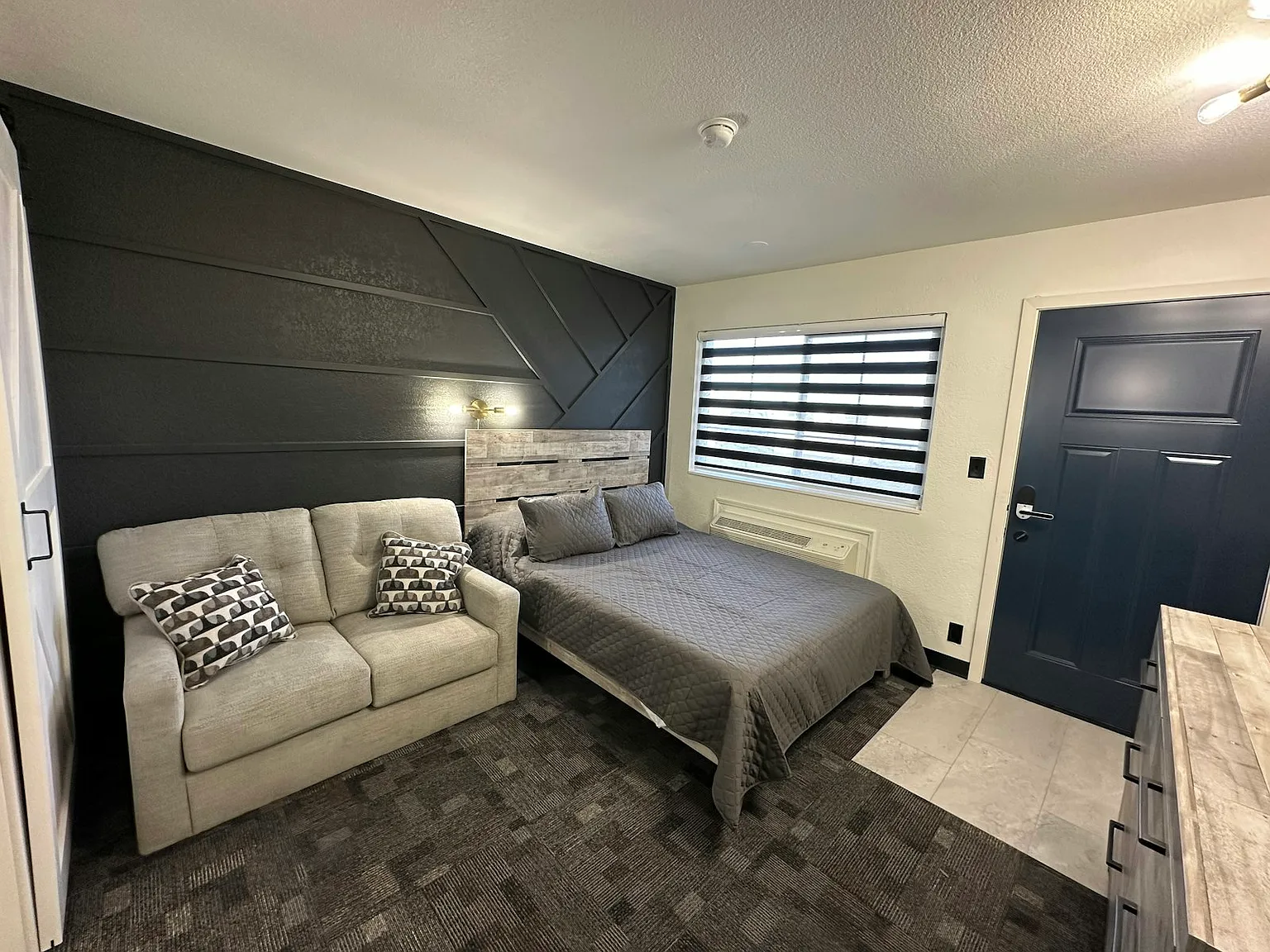 620 Latrobe Avenue, Unit Studio — Photo 1