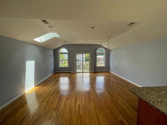 2nd image of 3 Montrose Ave #2