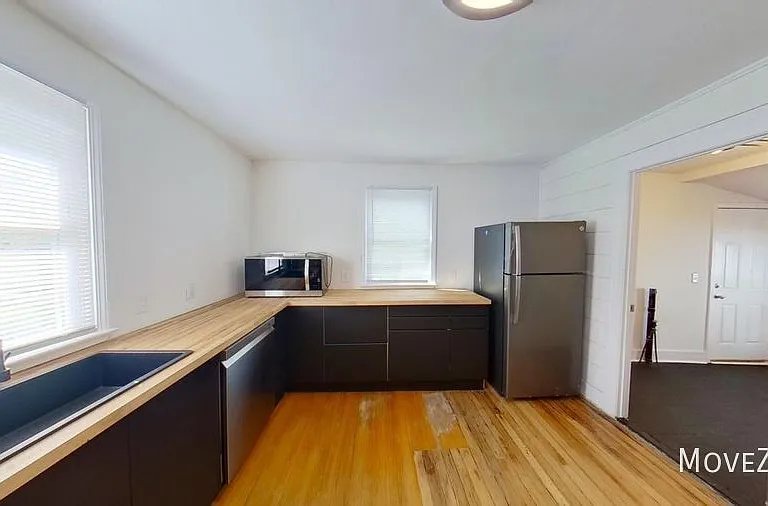 1710 Oakwood Ave — Photo 4