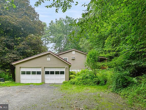 2nd image of 140 Spring Run Rd