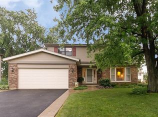 751 W Gilbert Rd, Palatine, IL 60067