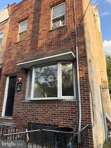 1112 W Glenwood Ave Photo 1