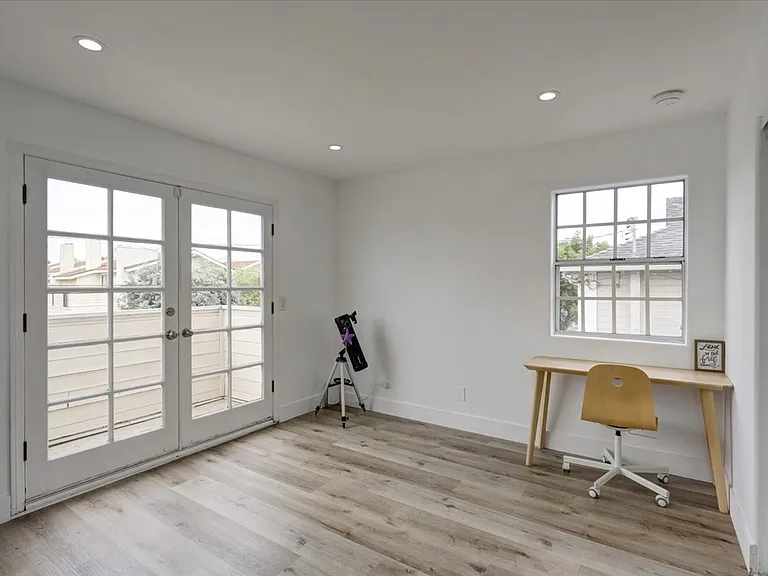 2402 Carnegie Ln #A — Photo 22