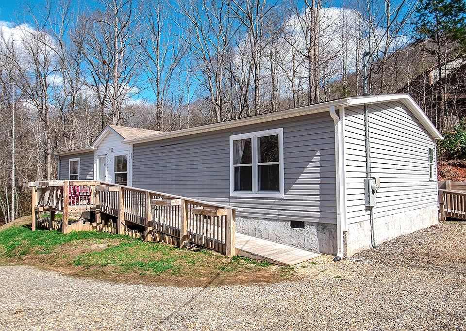 1st image of 10 Friendship Ln