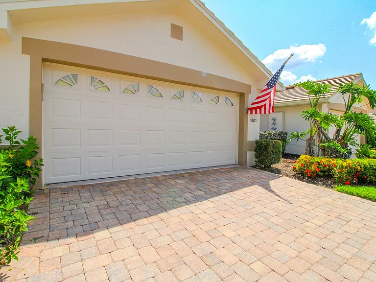 5632 Whisperwood Blvd #1601 — Photo 8