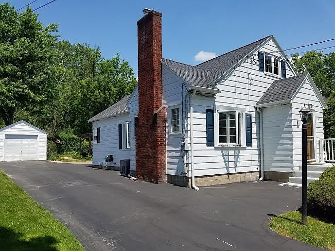 1st image of 4 Riverview Hts