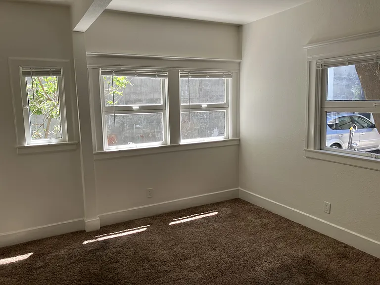 2337 Waverly St — Photo 30