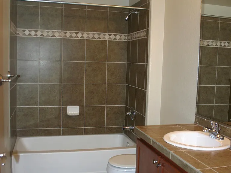 2nd Bathroom