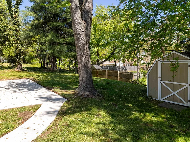1325 Osbourne Ave — Photo 22