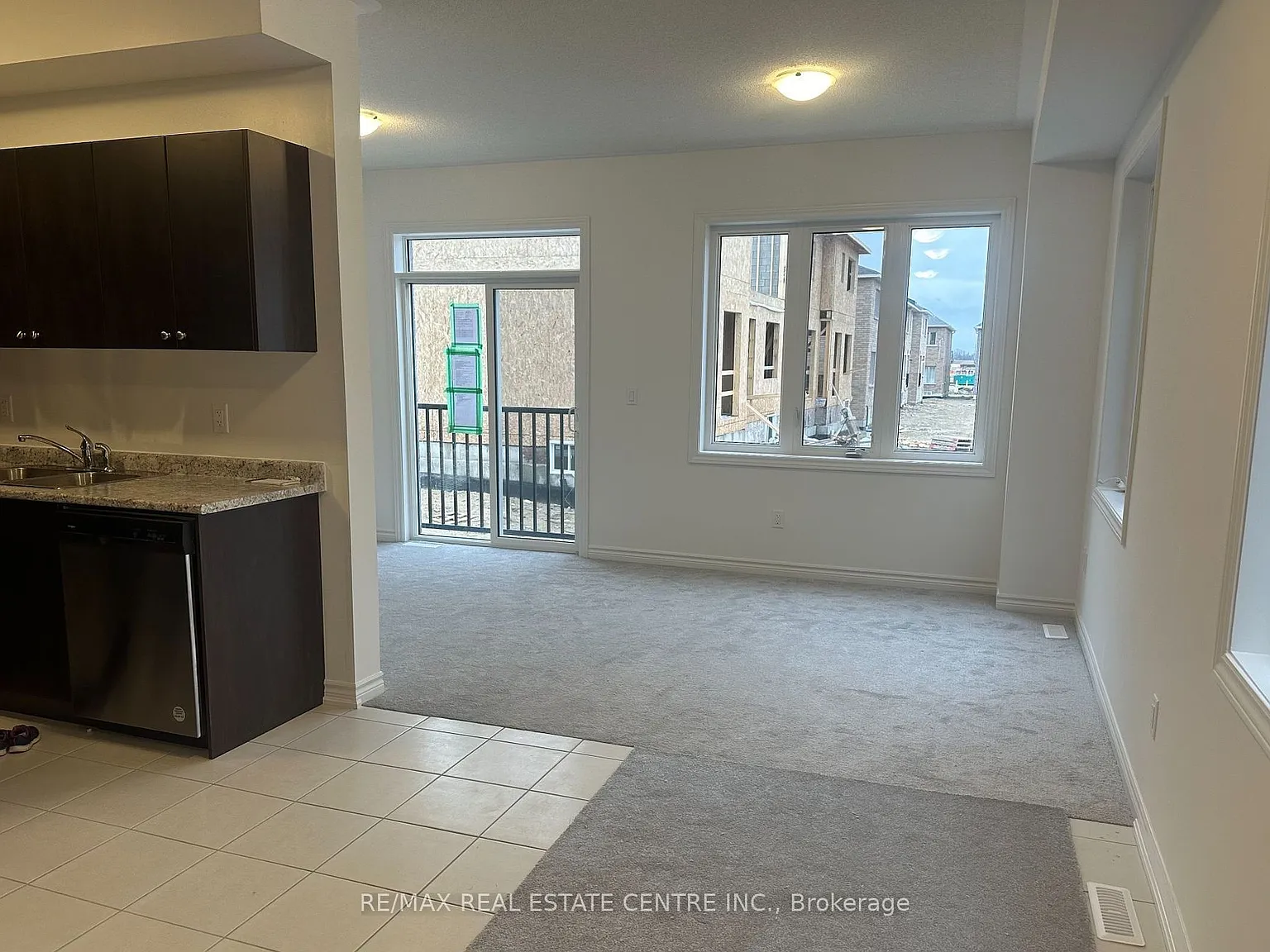 3 bed, $2,249 — Photo 2