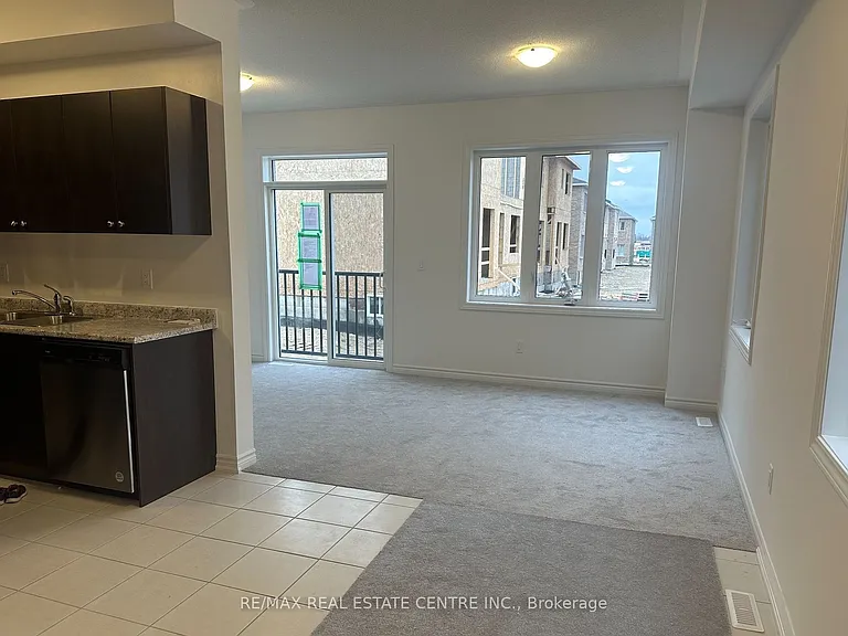 309 Russell St — Photo 2