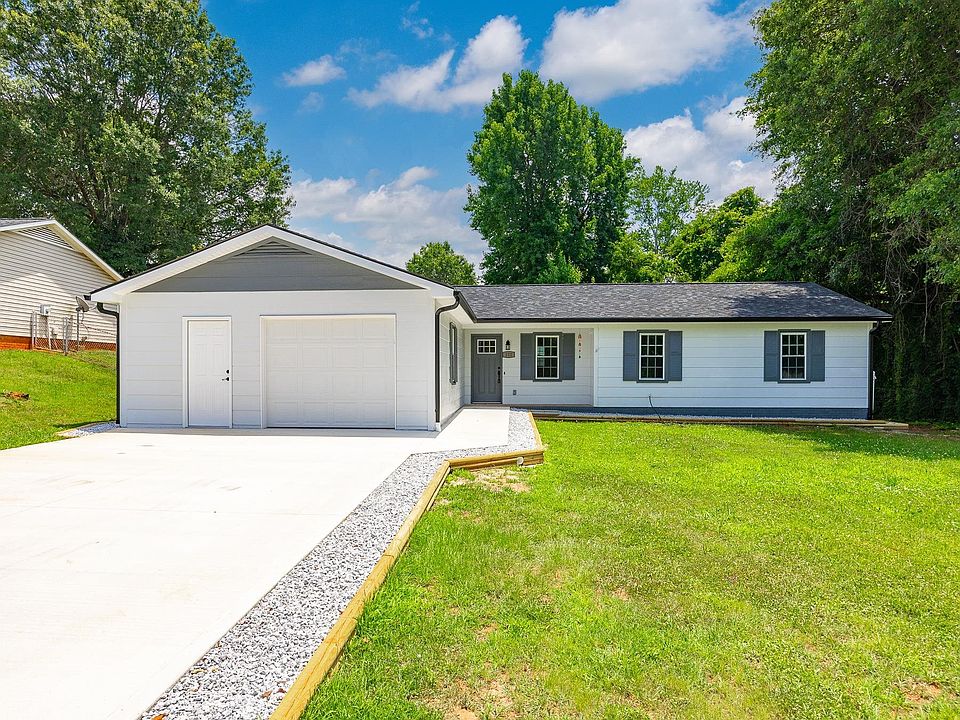 1st image of 111 Willowood Dr