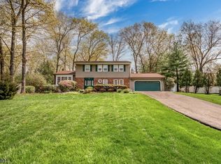12 Pondview Rd, Morris Plains, NJ 07950