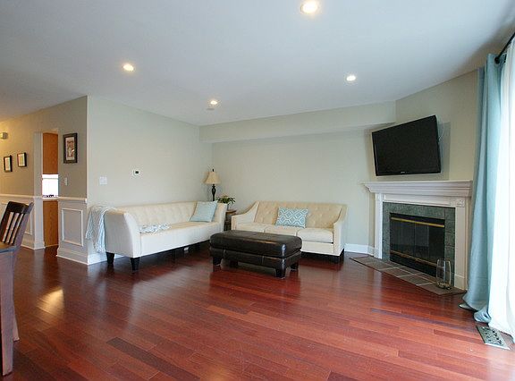 5th image of 1821 Quaker Hollow Ln