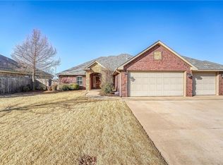 3905 Heritage Trl, Altus, OK 73521