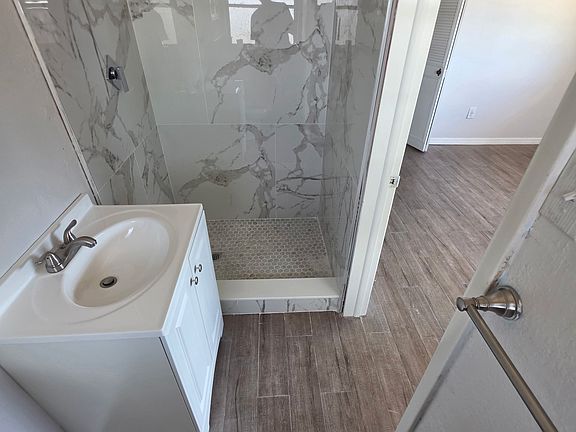 2nd image of 10338 Gardenia Ln