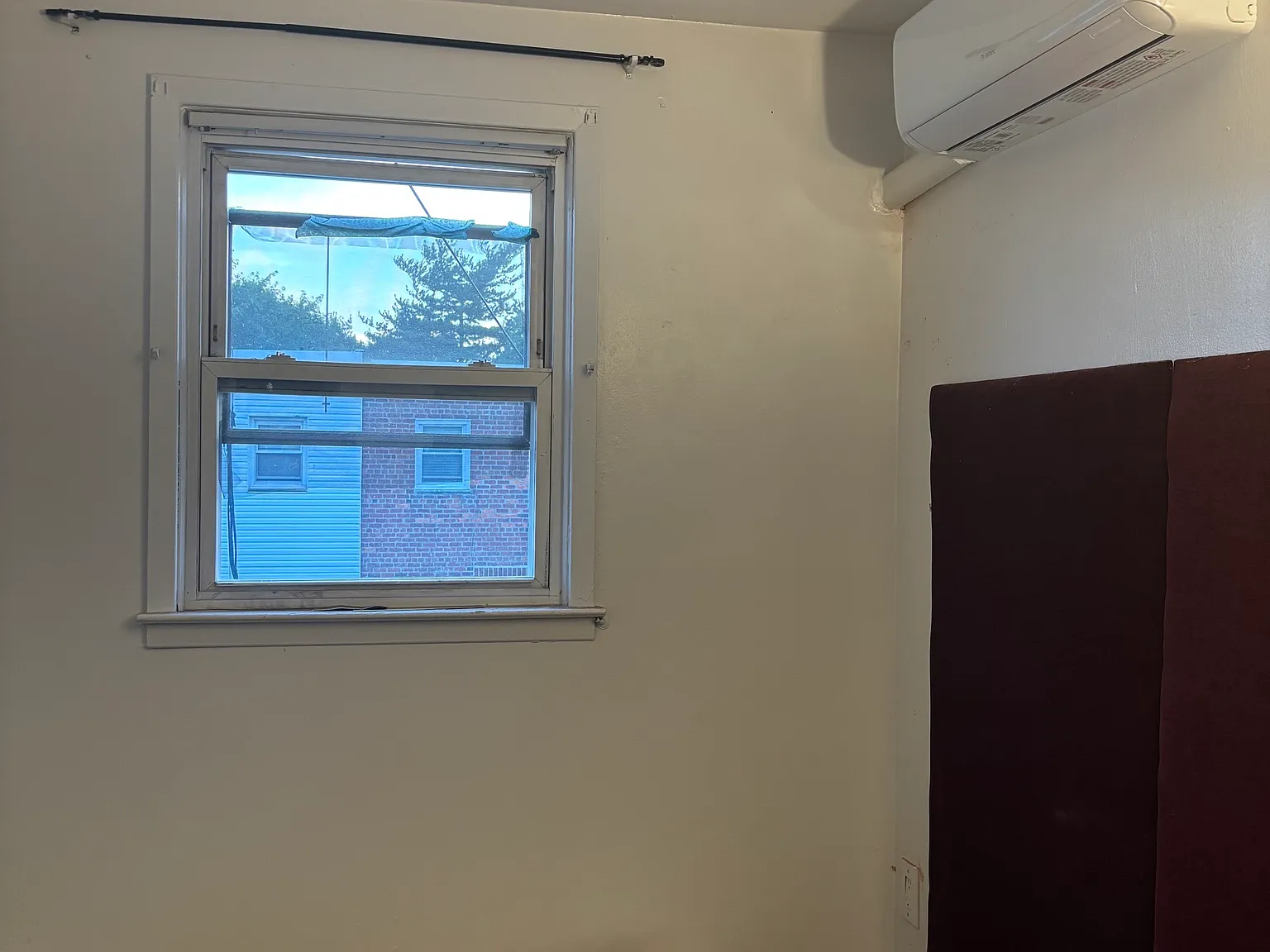 3 bed, 1.5 bath, 6000 sqft, $1,300 — Photo 2