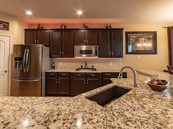 4th image of 4000 Orchid Ln