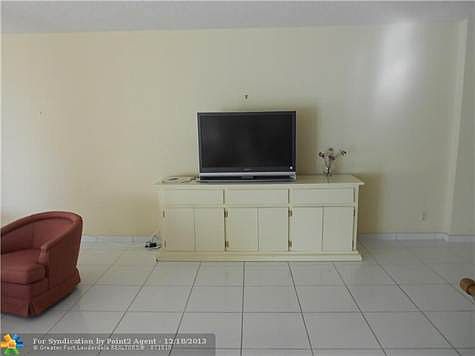 5th image of 4020 Galt Ocean Dr APT 406