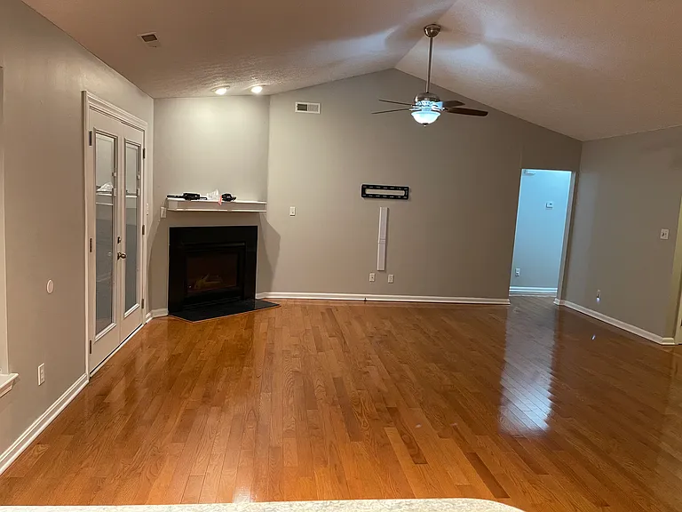 4814 Middlesex Dr — Photo 4