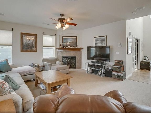 3rd image of 32 Dairy Ave