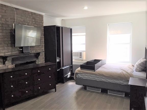 5th image of 445 W 36th St APT 22