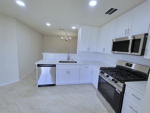 4th image of 14122 Country Manor Dr