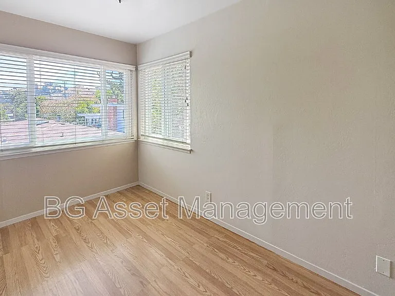 121 Eddy St — Photo 3