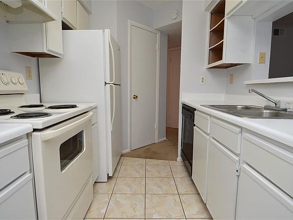 4th image of 8609 Mallard Reserve Dr Unit 104