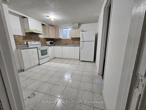 5th image of 31 Ivybridge Dr